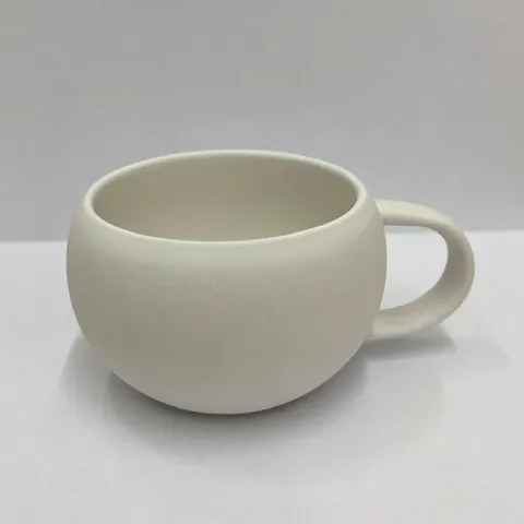Unbemaltes Keramikgefäß: Bauchige Tasse