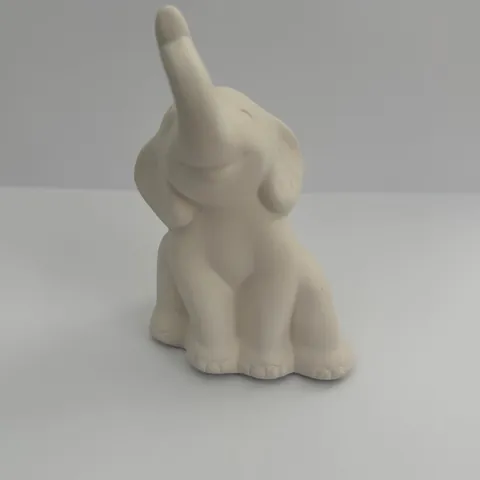 Unbemalte Elefanten-Figur